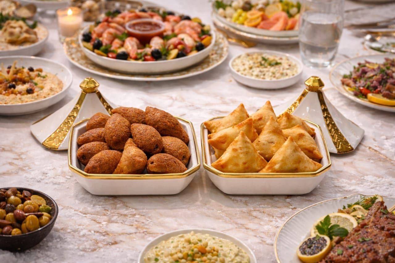 تمريه بورسلين بحواف ذهبيه مستورده