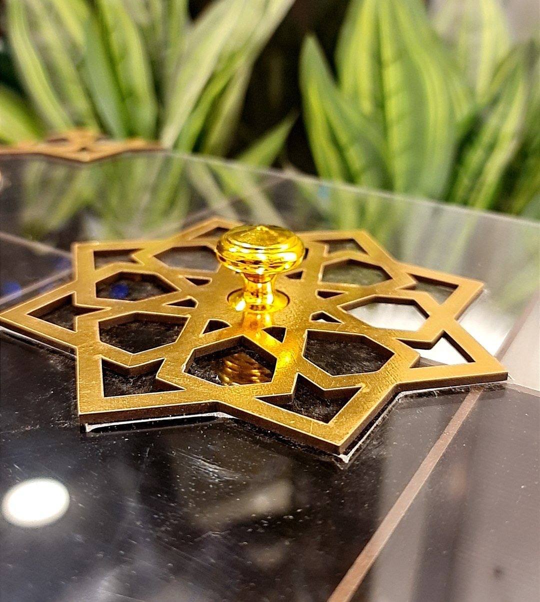 علبة كحك اكريليك اوسكار